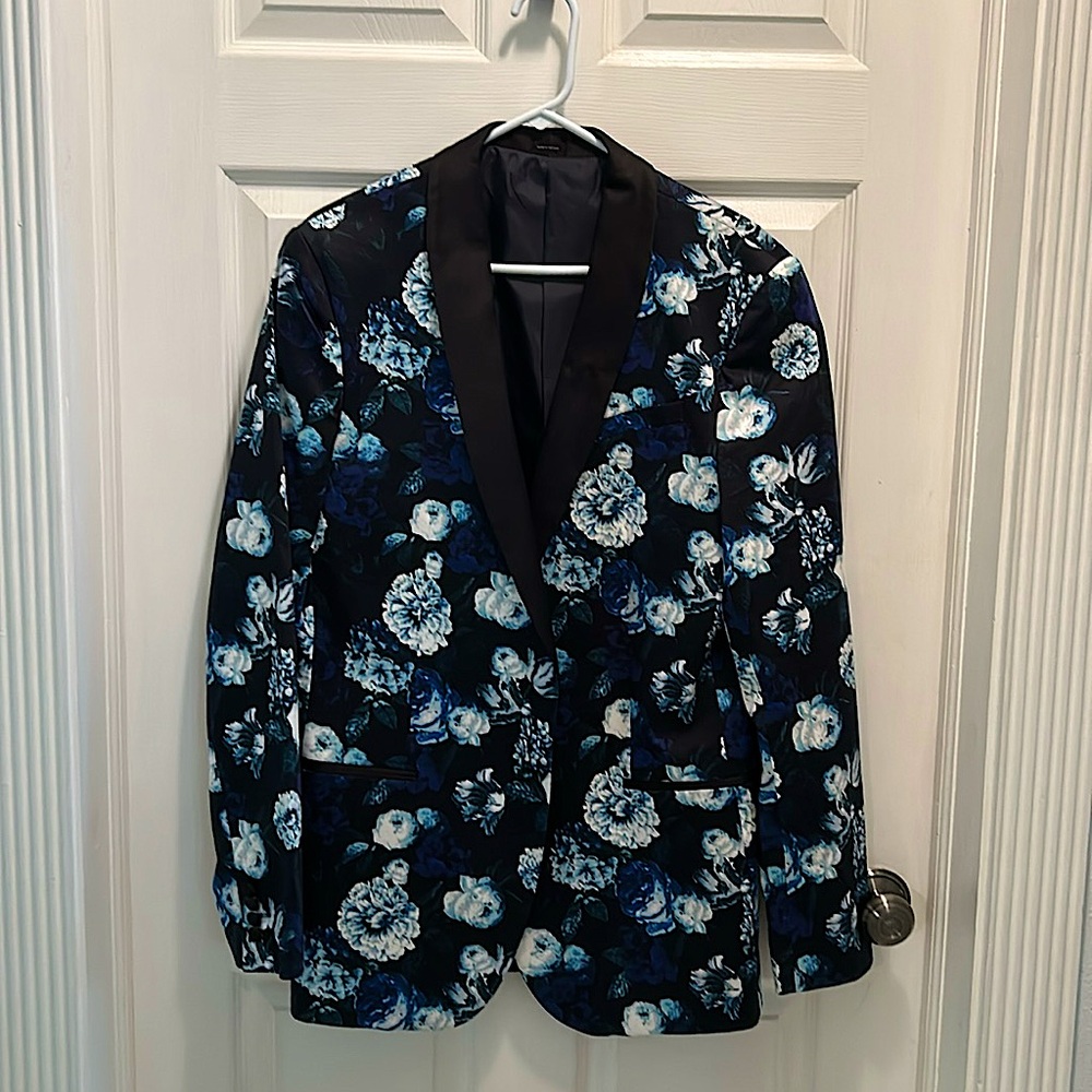 Men’s sport coat. Worn once. Like New